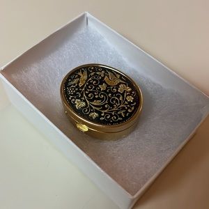 VINTAGE PILL BOX BIRDS WITH FLOWERS GOLD TONE